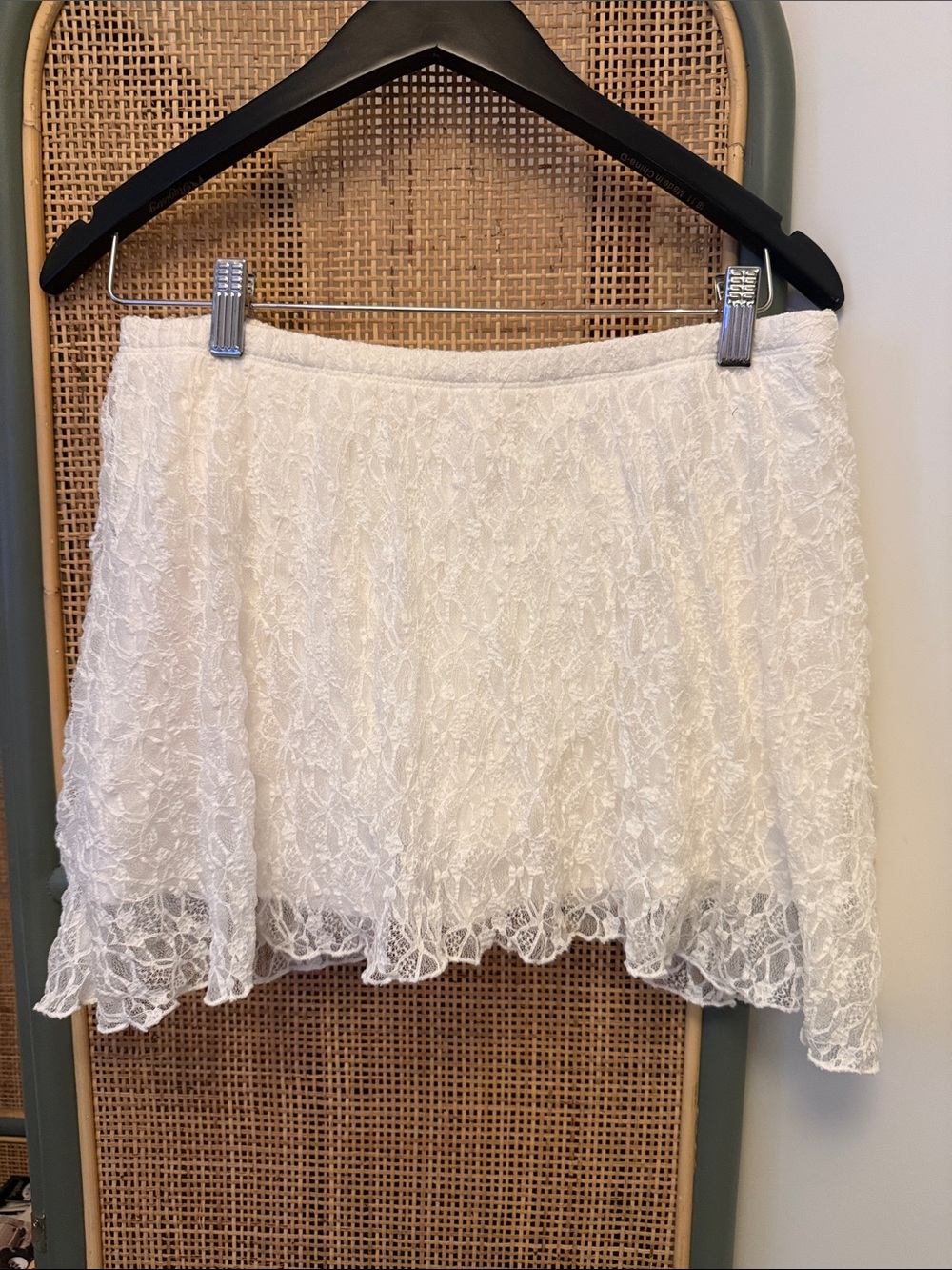 Hollister White Lace Skort Size M Boho Festival Mini Skirt Shorts Lined